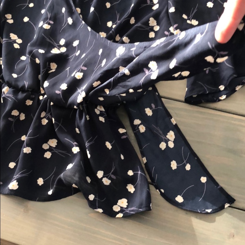 Lush Floral Faux Wrap Top size XL - Picture 6 of 9